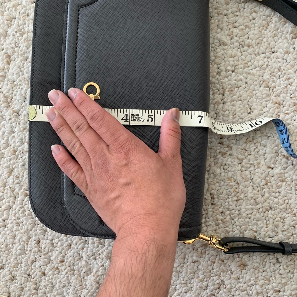 Salvatore Ferragamo shoulder/crossbody handbag. - Picture 5 of 8